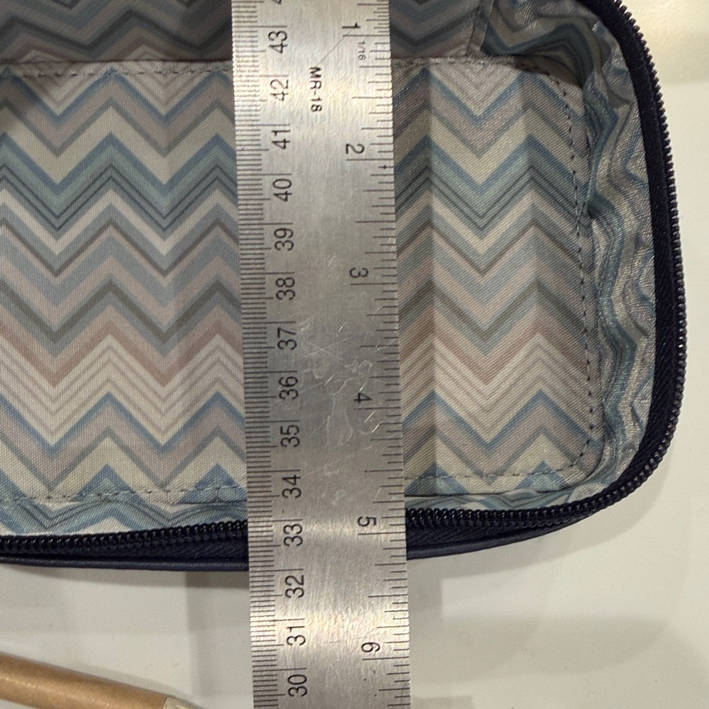 NWT, set of 2 Missoni for Delta Navy Travel Kit with Grown Alchemist products - Picture 4 of 5